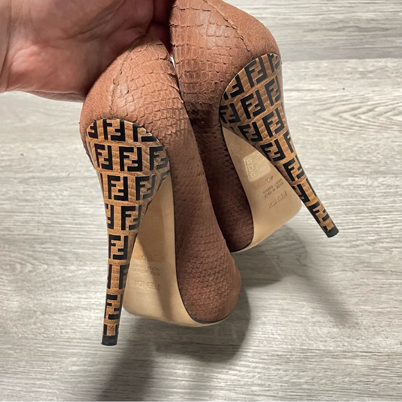 FENDI Logo Python Embossed Leather Round Toe Designer Heels - Size 10 - Brown - Picture 6 of 11